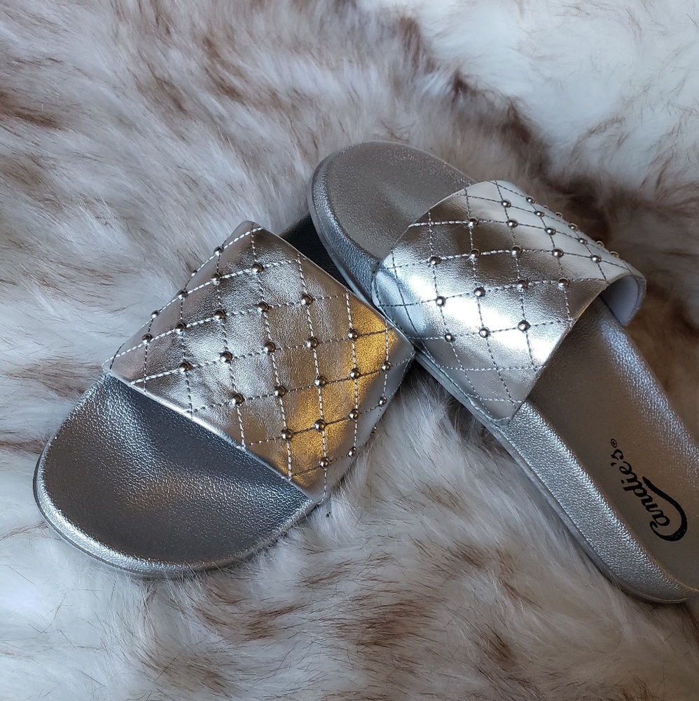 NWT Candie's Slides